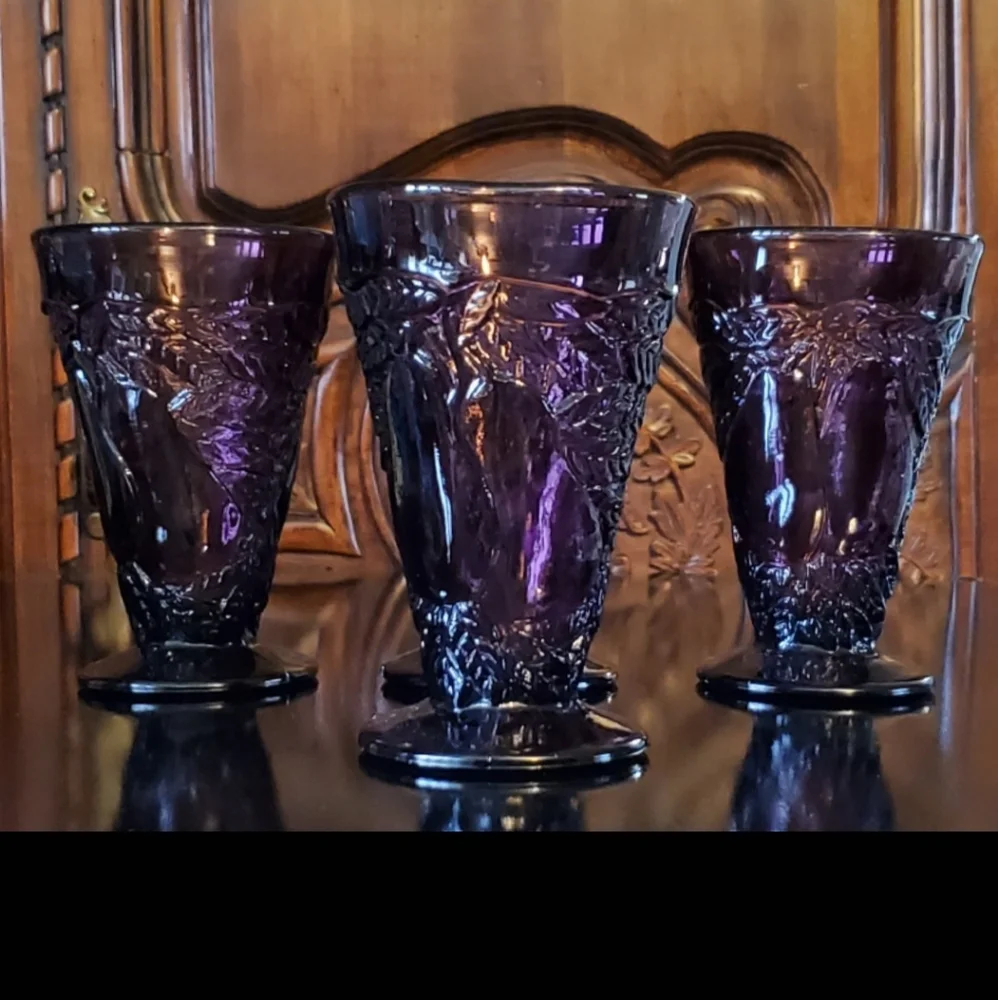 (4) Vntg "Sweet🍐Pear" Amethyst 9oz Footed Tumblers by Tiara - Picture 4 of 5